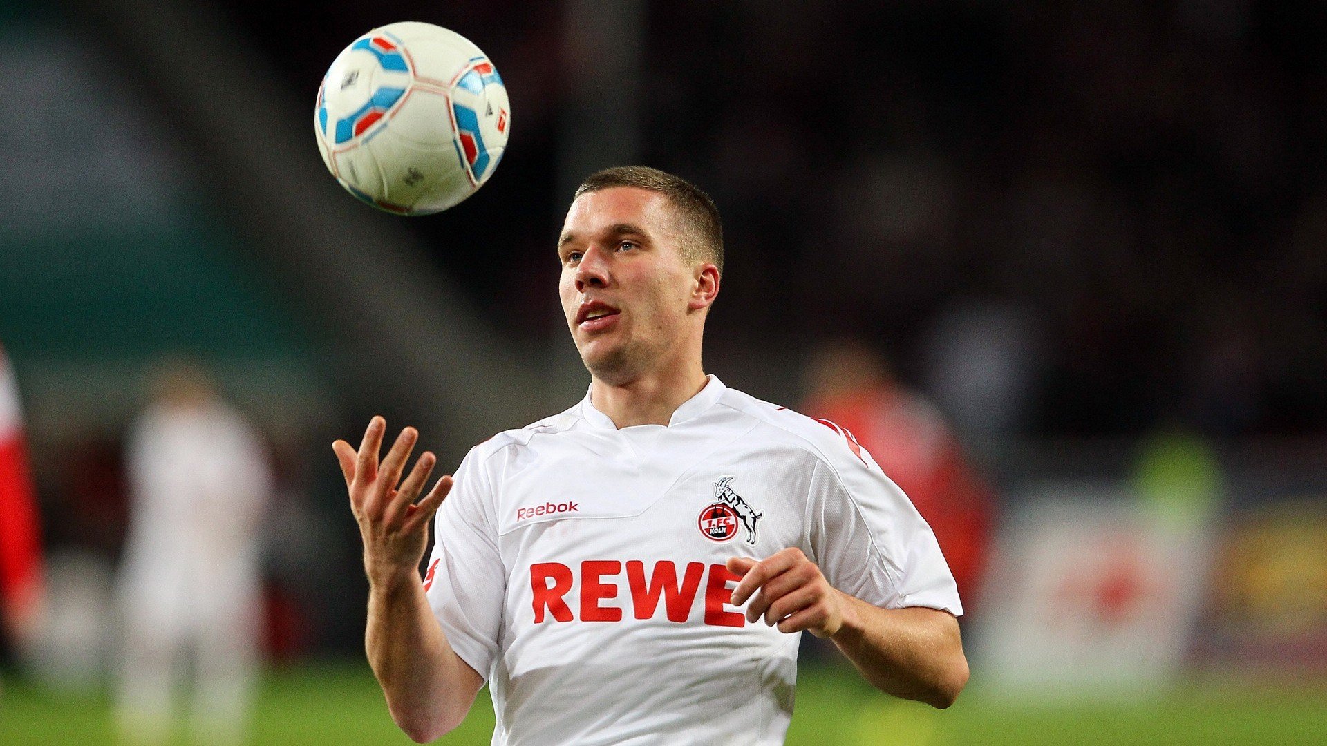 “德甲冠军争夺白热化，劲旅悉数奋战”，德甲热身赛